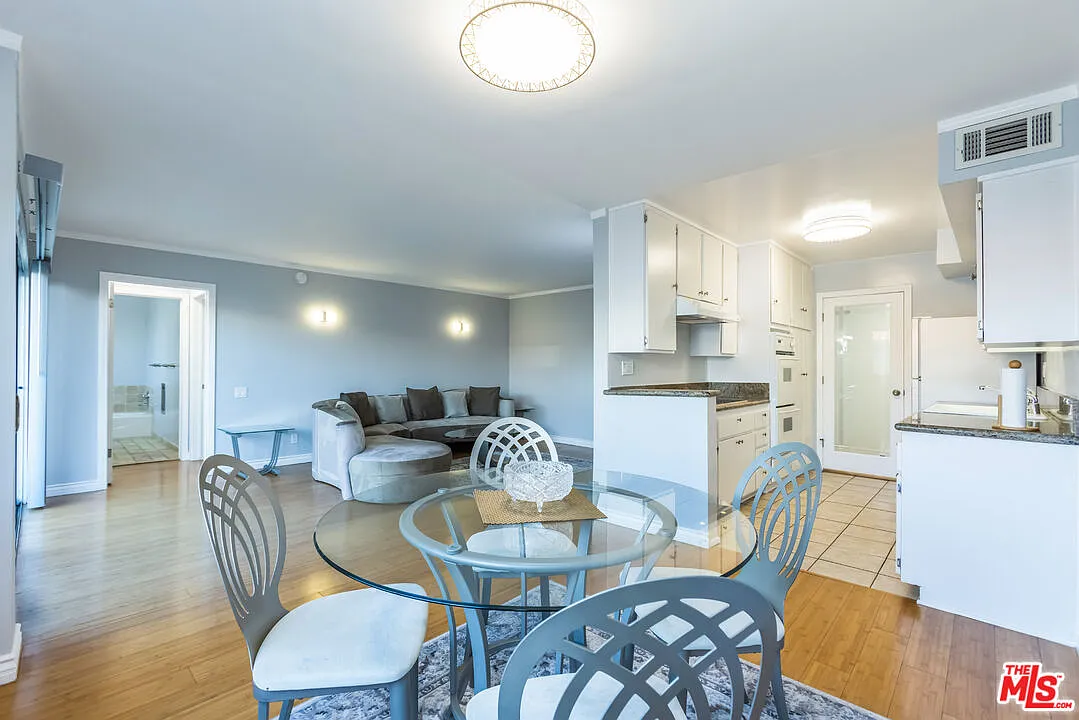 1 bed, 1.0 bath, 872 sqft, $3,050 — Photo 1