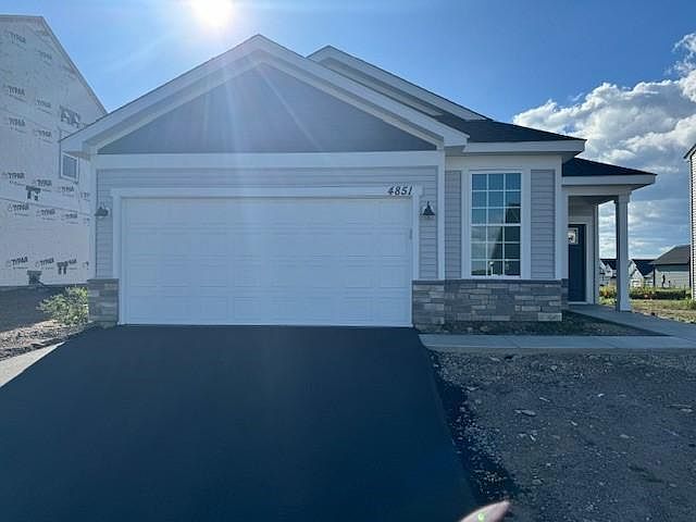 1st image of 4851 Airlake Dr