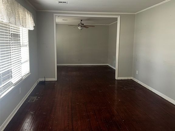 3rd image of 305 Park St