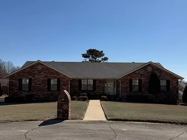 1720 Georgetown Cir, Paragould, AR 72450