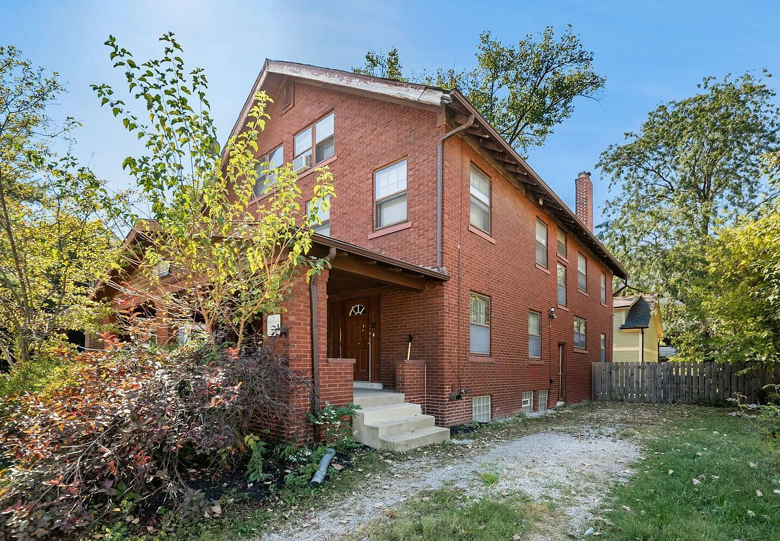 5 bed, 2.0 bath, $3,225 — Photo 1
