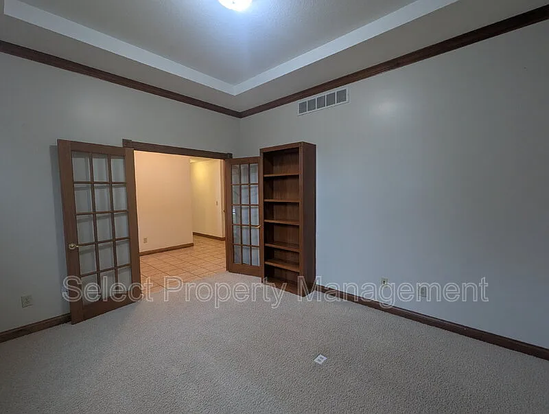 4 bed, 3.5 bath, 3695 sqft, $2,699 — Photo 4