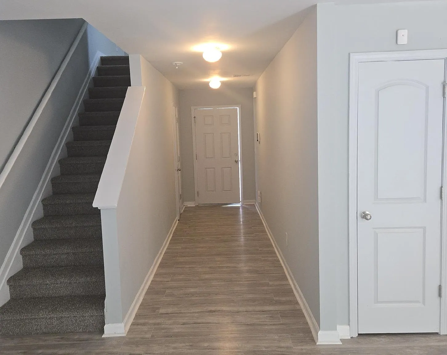 3 bed, 2.5 bath, 1614 sqft, $1,950 — Photo 4