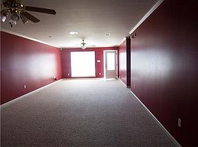 3rd image of 541 Versailles Blvd APT F