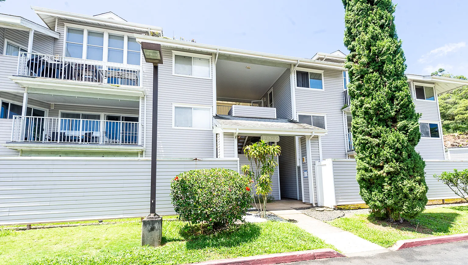 3 bed, 1289 sqft, $3,900 — Photo 1
