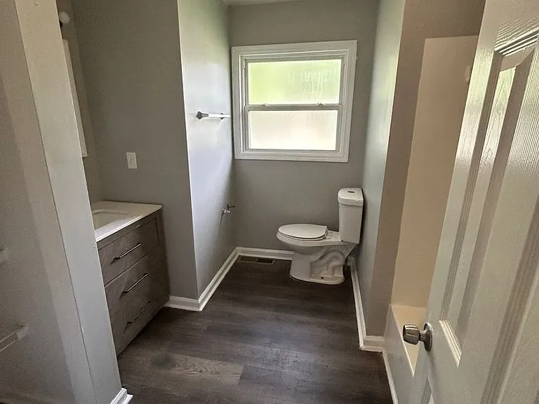121 Saint Dorothy Dr — Photo 6