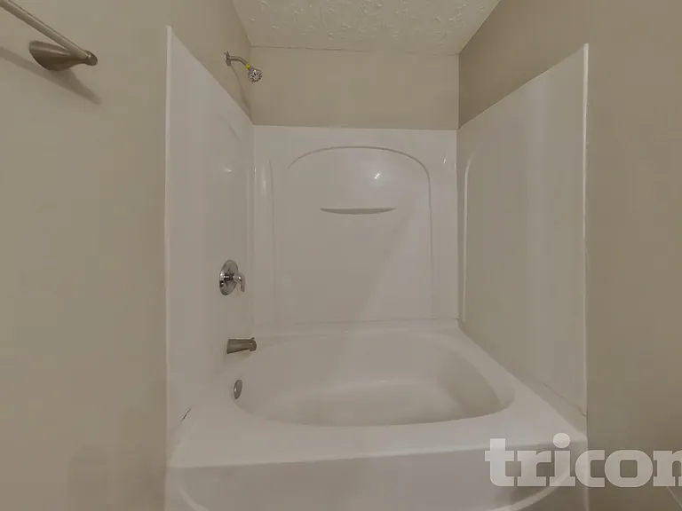 6300 Ellenwood Dr — Photo 16