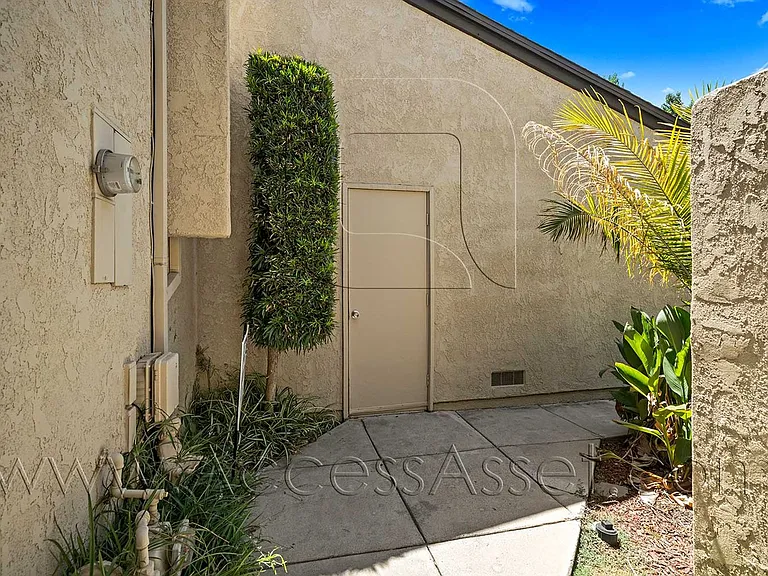 661 Parkview Dr — Photo 23