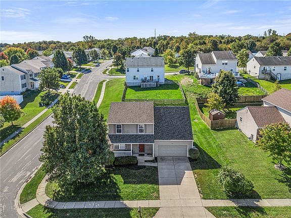 3rd image of 410 Thompson Dr