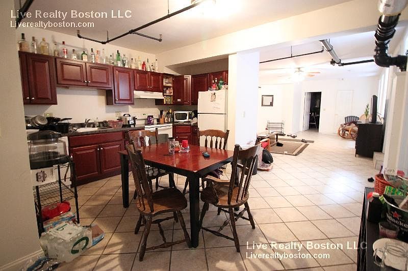 2nd image of 1266 Commonwealth Ave #3A