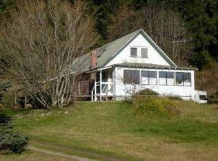 7371 Holst Rd, Clinton, WA 98236