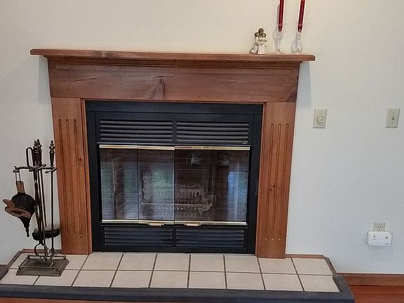 5th image of 10 Pineview Dr
