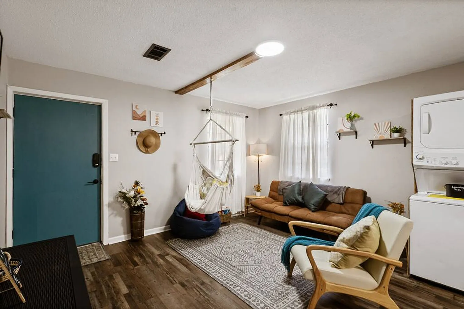1 bed, 1.0 bath, 441 sqft, $1,800 — Photo 2