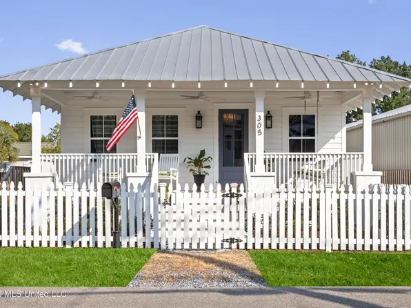 305 3rd St, Bay Saint Louis, MS 39520