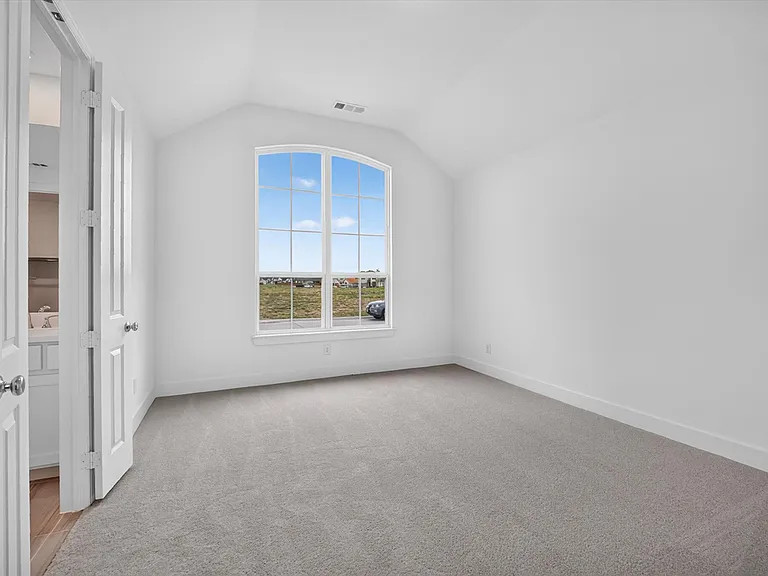 7010 Helena Hl — Photo 2