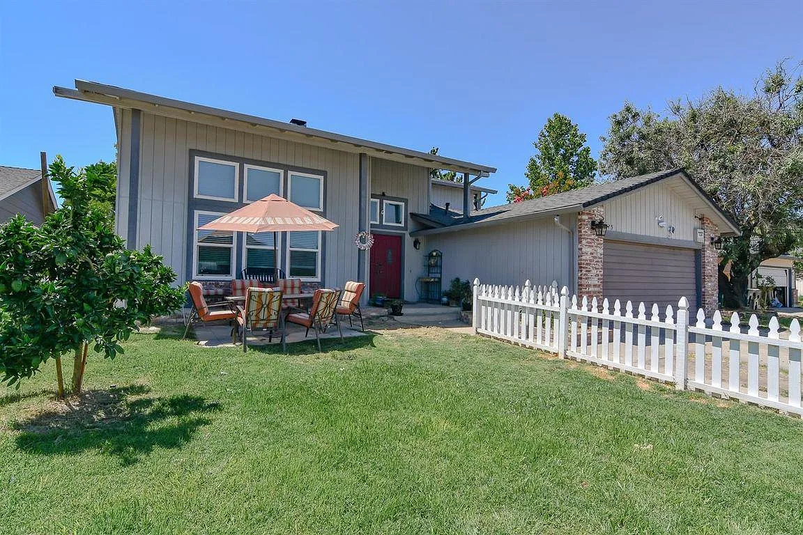 1775 Bingham Ln photo 1