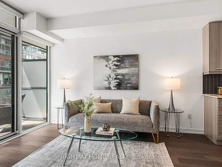 105 George St #312 — Photo 12