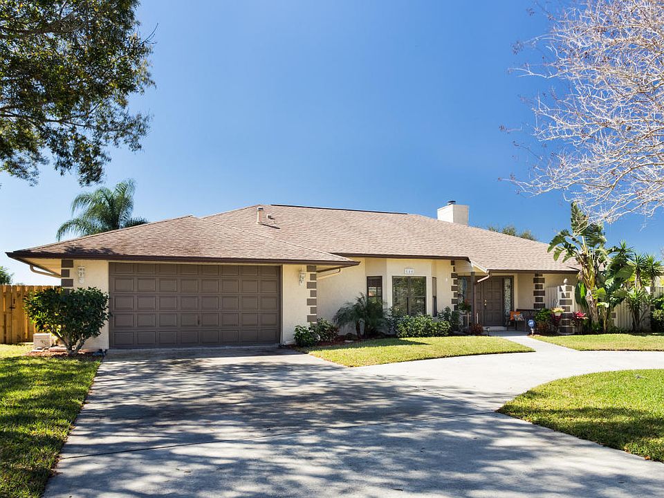 1st image of 544 Deerfield Dr