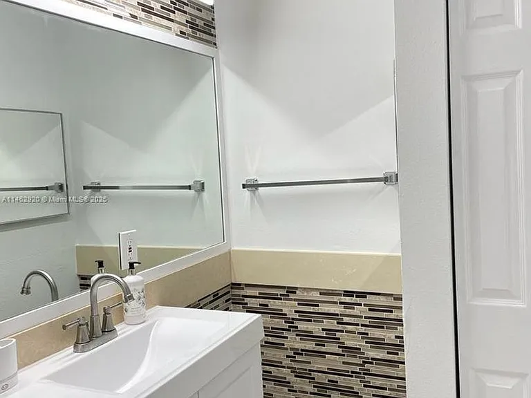 2069 S Ocean Dr #Townhouse 12 — Photo 16