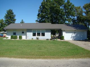 305 E Indiana St, Oblong, IL 62449