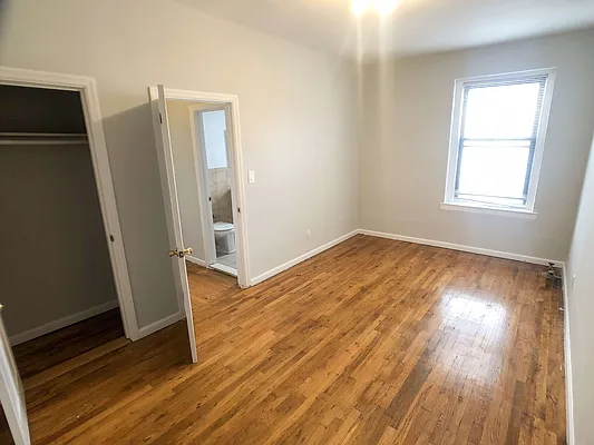 Rented by Realty 2000 Corp | media 29