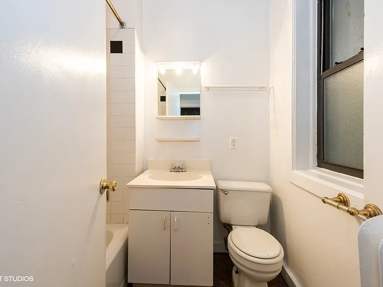 4008 N Kenmore Ave #2A — Photo 3