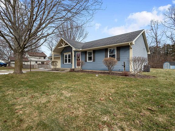 2nd image of 51950 Gardens East Ln