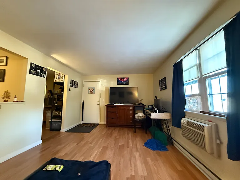740 Central Street Apartment — Photo 9
