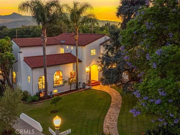 940 W Kenneth Rd, Glendale, CA 91202