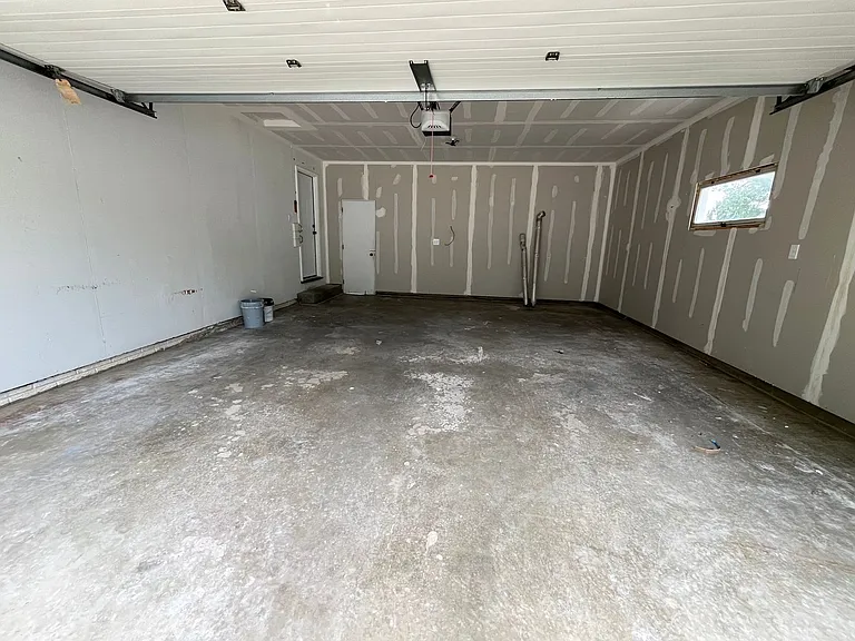 4300 S Hickory Hill Rd — Photo 37