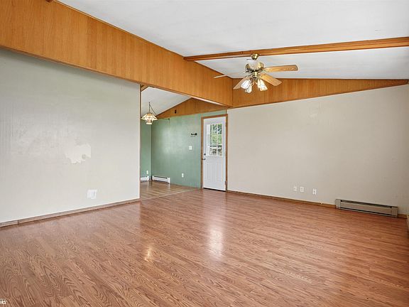 4th image of 703 E Oak St