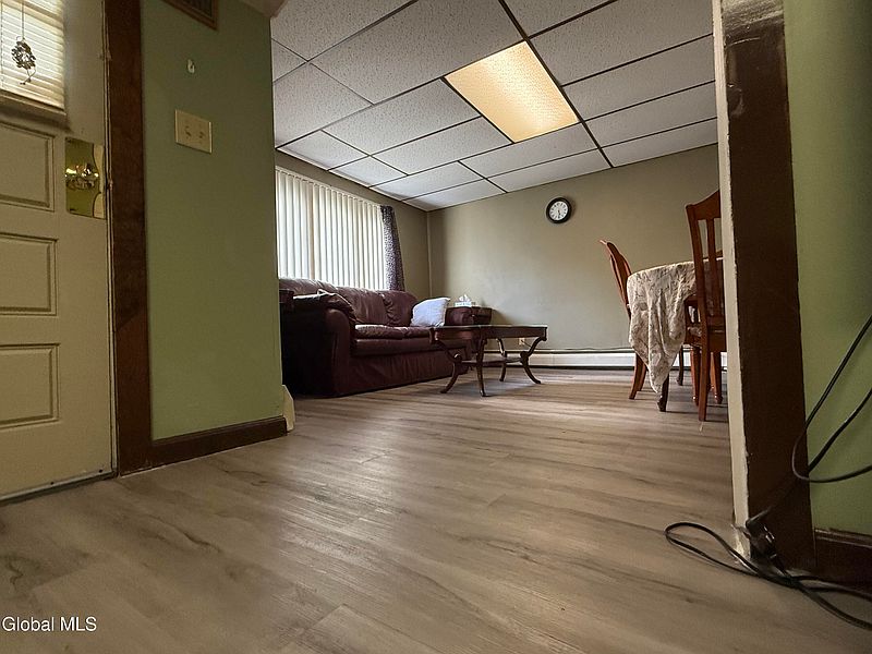 5th image of 304 N Market Street