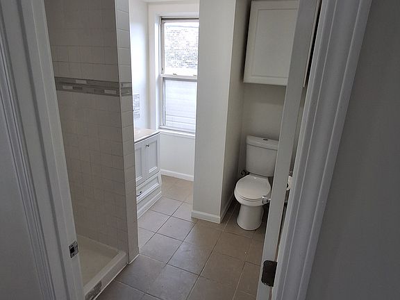 4th image of 471 W 26th St #3