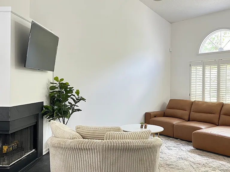 7506 Batavia Ln — Photo 4