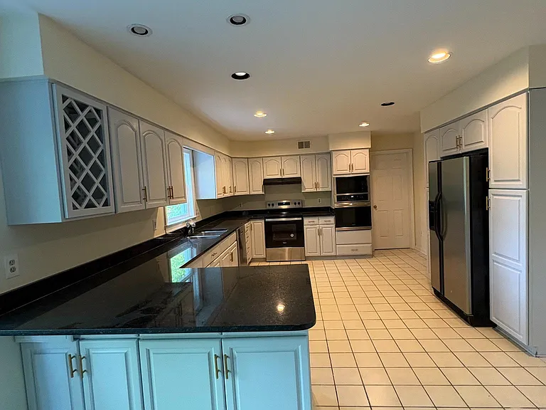 3502 Holly Rd — Photo 23