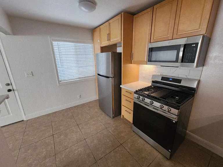 229 Tennessee St #D — Photo 9