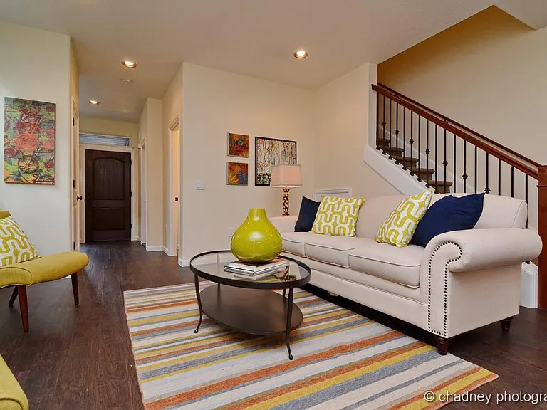112 NE 43rd Ave — Photo 3