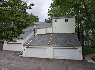 1432 Bobby Ln #20, Westlake, OH 44145
