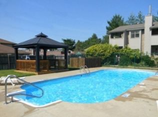 1727 E Walnut Lawn St, Springfield, MO 65804