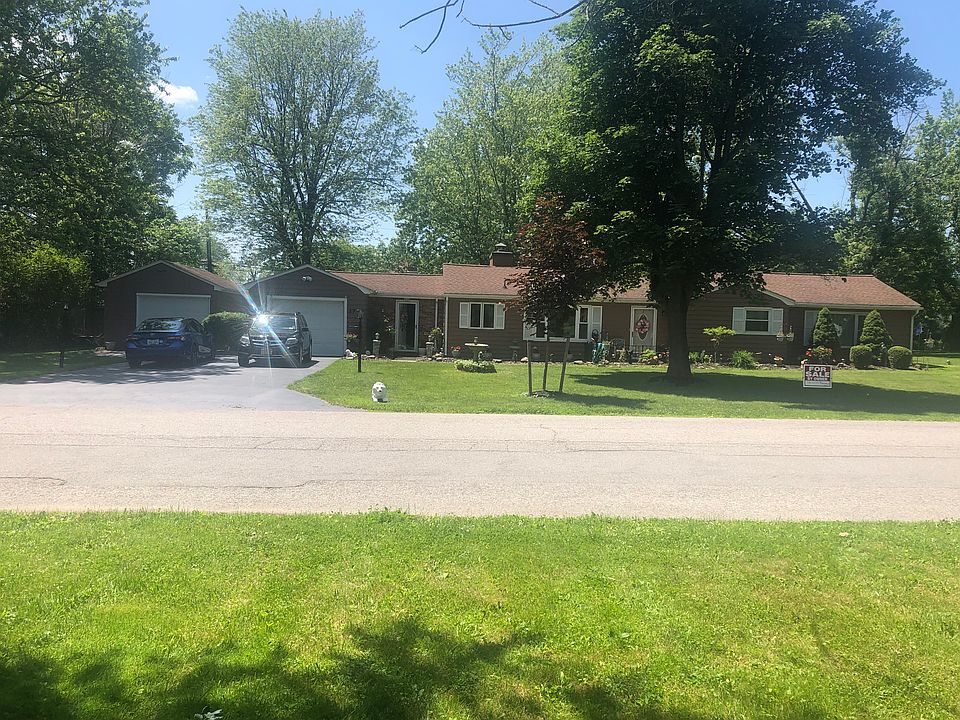 1st image of 29 Amherston Dr
