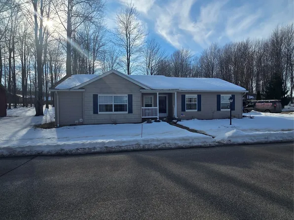 5314 Champagne Ctr, Girard, PA 16417