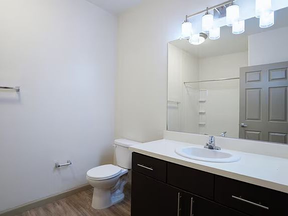 4th image of 703 Saratoga Dr APT 538