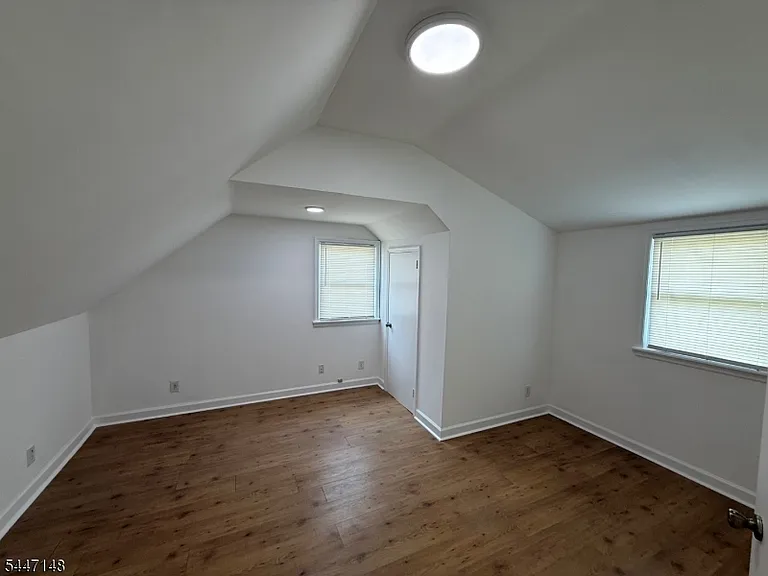 2514 Jackson Ave — Photo 9