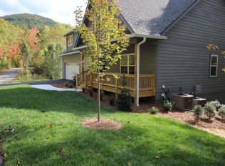 714 Porter Creek Dr, Franklin, NC 28734