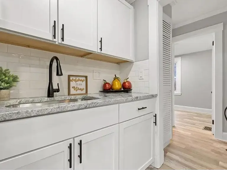 214 Greene St — Photo 17
