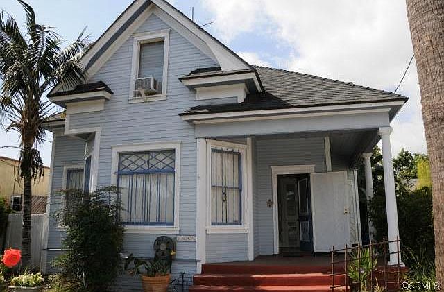 1st image of 1049 N Fries Ave