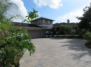 828 Christina Cir, Oldsmar, FL 34677