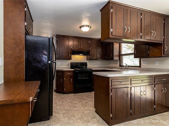 3rd image of 1601 Sherwood Dr