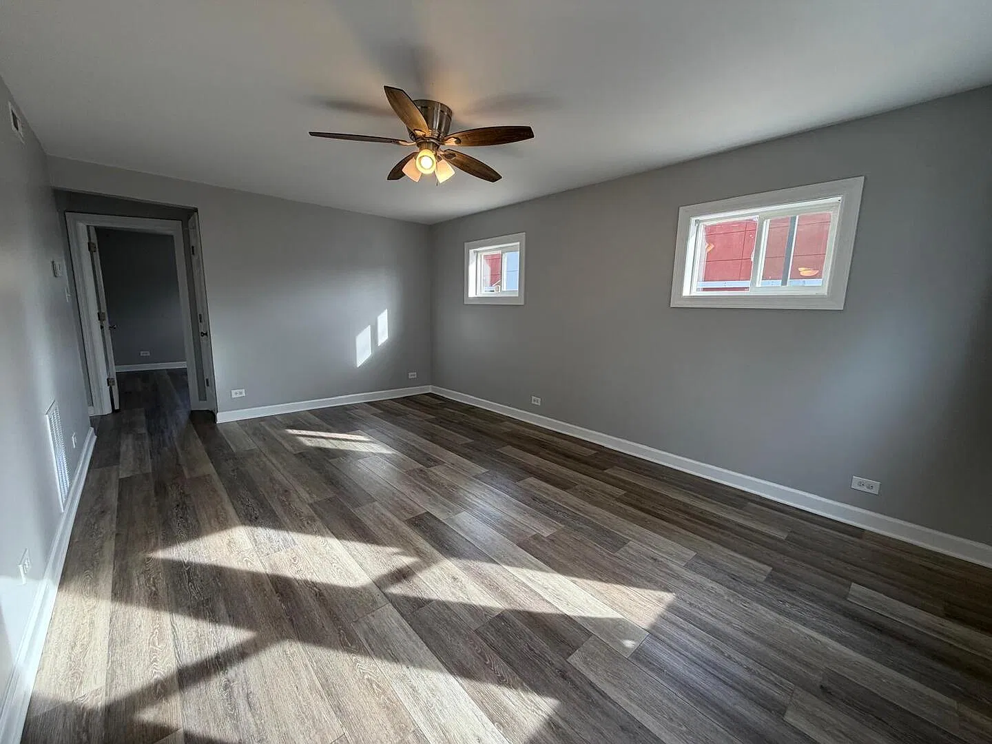2 bed, 1000 sqft, $2,195 — Photo 3