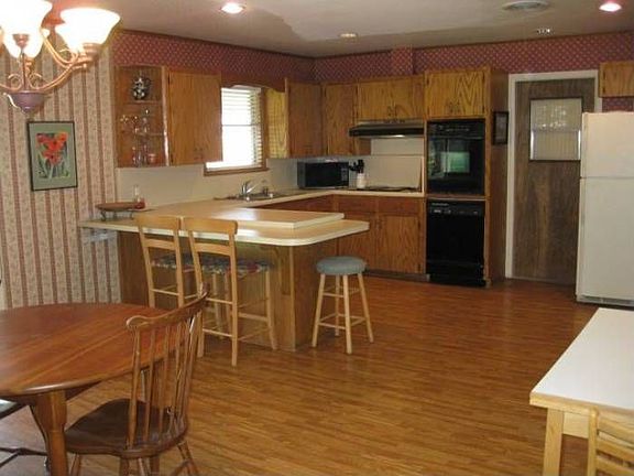 Open Kitchen/Dining